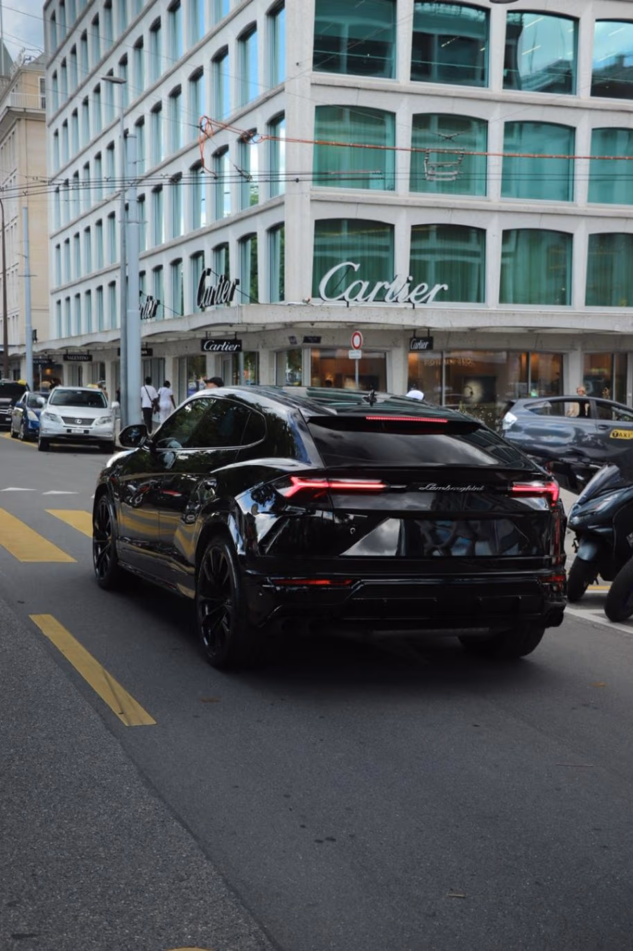 Lamborghini Urus Noir — Photo 3